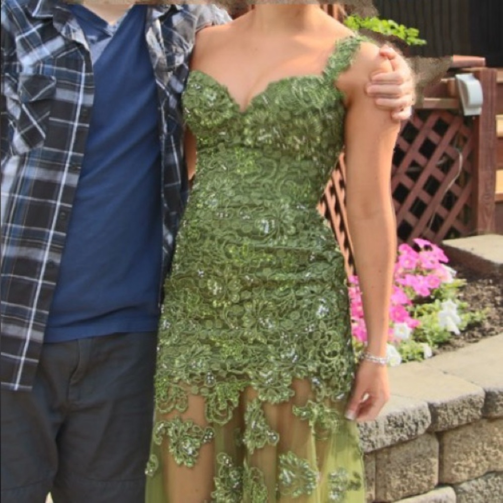 Elegant Green Strapless Dress